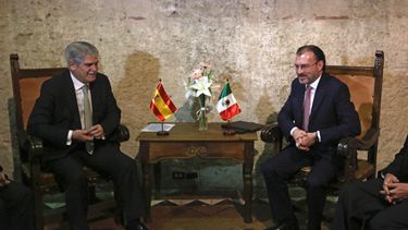 El ministro español de Asuntos Exteriores, Alfonso Dastis, y el secretario de Relaciones Exteriores mexicano, Luis Videgaray.