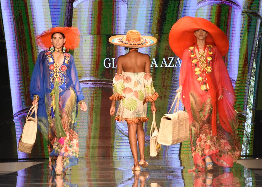 Giannina Azar se lució en la pasarela de Miami Fashion Week con su propuesta veraniega, en la que los grades sombreros y las playeras fueron protagonistas.&nbsp;