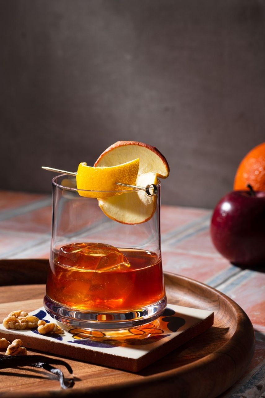 C&oacute;ctel los Reyes Old Fashioned.