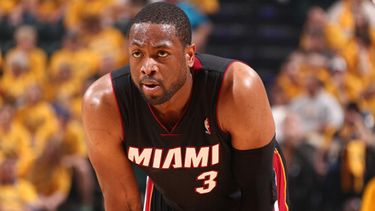 Wade aportó con 19 puntos a la ofensiva del Heat. (ARCHIVO) 