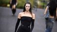 Los guantes largos forman parte de la propuesta que Givenchy mostró en la Semana de la Moda de París.&nbsp;