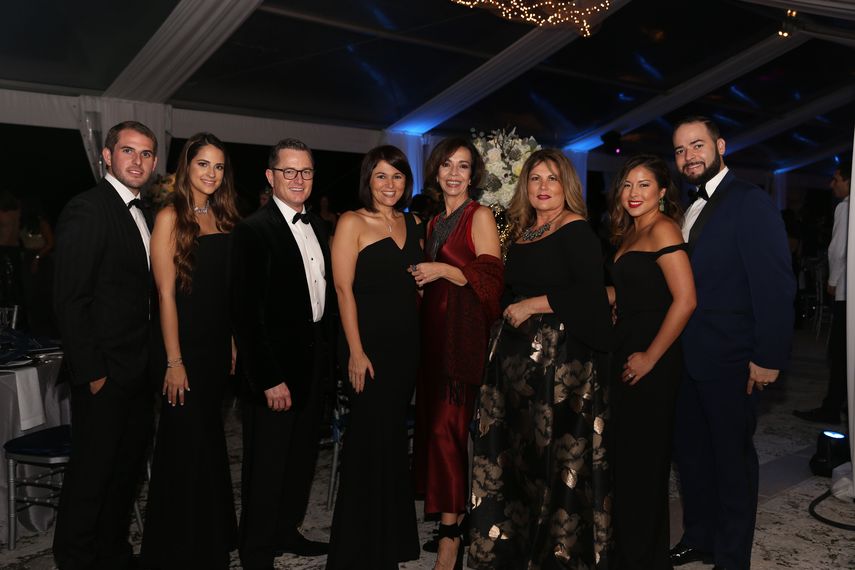 Carlos Blanco, Bianca Campuzano, TL Brown, Rebecca Castillo, Nelly Fernandez, Terri Castellano, Kristy Puentes, Daniel Puentes