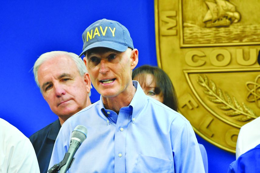 El gobernador de Florida, Rick Scott, y el alcalde del condado Miami-Dade, Carlos Giménez, ordenan evacuar las zonas más vulnerables. 