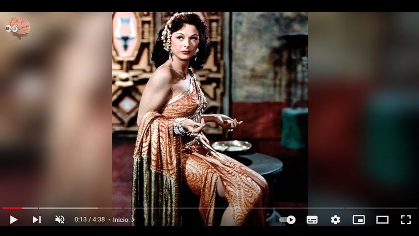 La actriz e inventora austríaca Hedy Lamarr.