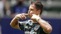 El mexicano Javier Chicharito Hernández festeja luego de anotar por el Galaxy de Los Ángeles en el partido contra el Austin, disputado el sábado 15 de mayo de 2021 en Carson, California. El mexicano Javier Chicharito Hernández festeja luego de anotar por el Galaxy de Los Ángeles en el partido contra el Austin, disputado el sábado 15 de mayo de 2021 en Carson, California.