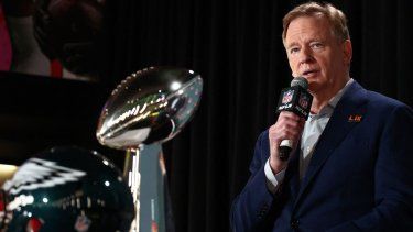 El comisionado de la NFL, Roger Goodell, habla con la prensa antes del Super Bowl LIX, el 3 de febrero de 2025.