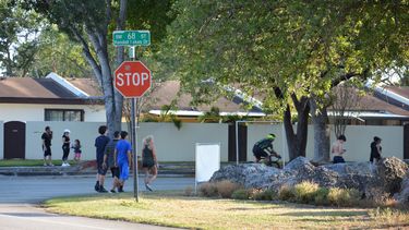 A pesar de las regulaciones para evitar la propagaci&oacute;n del coronavirus se observan aglomeraciones de personas en las calles