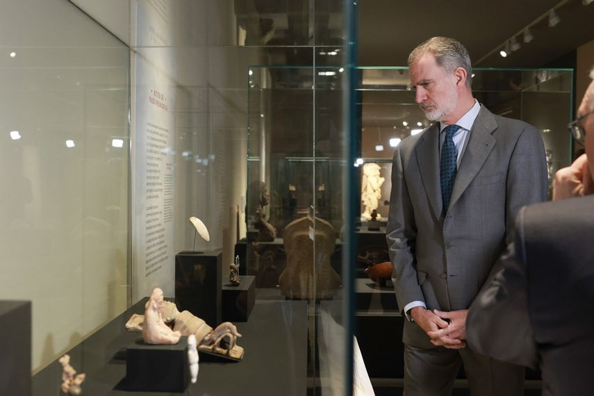 El rey Felipe VI visita este lunes la exposición La mitad del mundo. La mujer en el México indígena que se exhibe en el Museo Arqueológico Nacional (MAN), en Madrid. &nbsp;