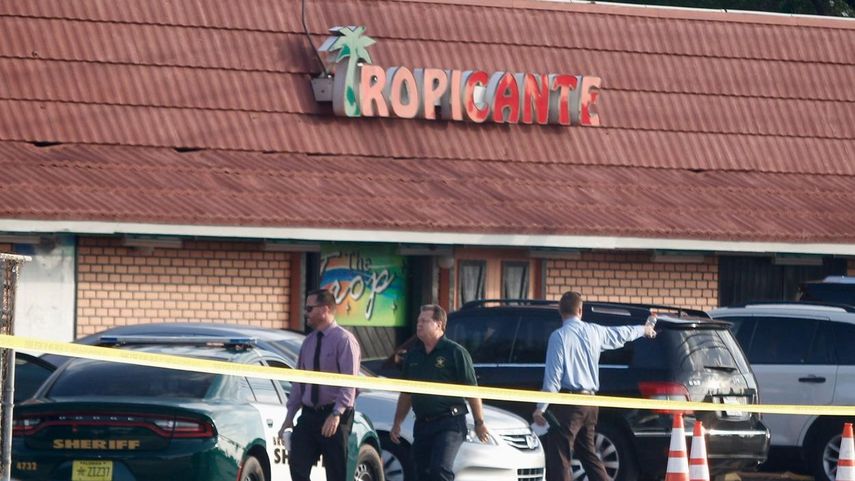 El mismo centro nocturno se vio involucrado en un hecho de violencia el pasado año. La imagen de archivo muestra el momento cuando en 2017, los oficiales acordonaron el lugar.&nbsp;