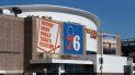 El Wells Fargo Center, hogar de los Flyers de Filadelfia de la NHL y de los 76ers de la NBA, en imagen del 14 de marzo de 2020. El Wells Fargo Center, hogar de los Flyers de Filadelfia de la NHL y de los 76ers de la NBA, en imagen del 14 de marzo de 2020.