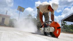 Un trabajdor en el sector de la construcción, uno de los sectores de mayor empleos en Estados Unidos. Un trabajdor en el sector de la construcción, uno de los sectores de mayor empleos en Estados Unidos.