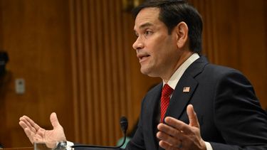 Marco Rubio habla ante el Senado como parte de su proceso de confirmación para el cargo de secretario de Estado.