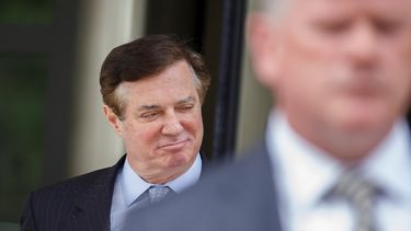 Paul Manafort, exjefe de campaña de Trump, enfrenta 18 cargos de fraude bancario y fiscal.