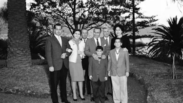 La familia Batista en los jardines del hotel Reid’s de Funchal, Madeira el 15 de enero de 1960.