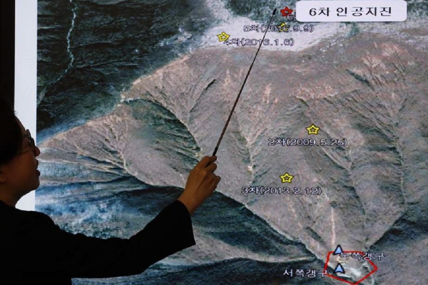 Una pantalla muestra la actividad sísmica detectada en Corea del norte, desde el Centro Meteorológico de Seul, Corea del Sur.
