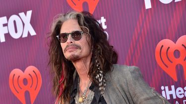 En esta foto de archivo tomada el 14 de marzo de 2019, el cantautor estadounidense Steven Tyler llega a los iHeart Radio Music Awards 2019 en el Microsoft Theatre de Los Ángeles.
