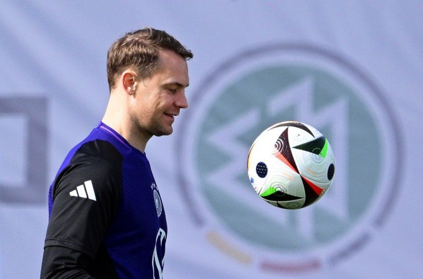 El arquero Manuel Neuer durante un entrenamiento de la selección de Alemania, el miércoles 20 de marzo de 2023, en Fráncfort.&nbsp;