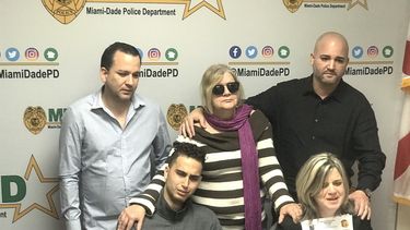 Familiares de Melissa González piden ayuda a la comunidad para obtener información sobre la muerte de la joven.