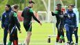 Jugadores del Arsenal practican en Londres previo a su choque de semifinal de la Liga de Campeones ante el PSG, el 6 de mayo de 2025.