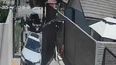 Alexander Maita, coordinador del Comando con Venezuela en Chile, fue interceptado por hombres armados cuando llegaba a su casa en Santiago este martes 18 de noviembre