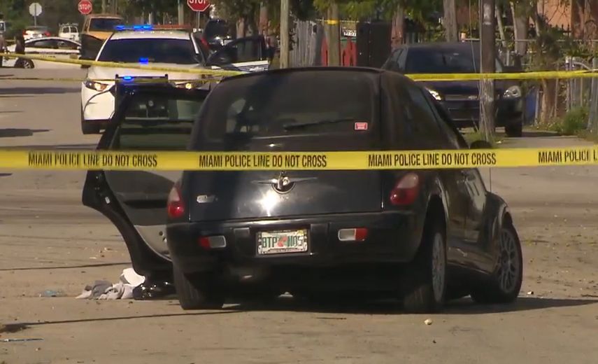 En este vehículo se desplazaba la víctima de un tiroteo ocurrido la mañana del lunes en Miami-Dade. (LOCAL10)