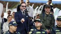 Abelardo de la Espriella intervino durante el desfile militar del Día de la Independencia de Colombia, en Medellín, el 20 de julio de 2026