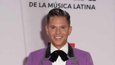 El animador venezolano Rodner Figueroa a su llegada a la Alfombra Roja de los Latin Billboard 2020.&nbsp;