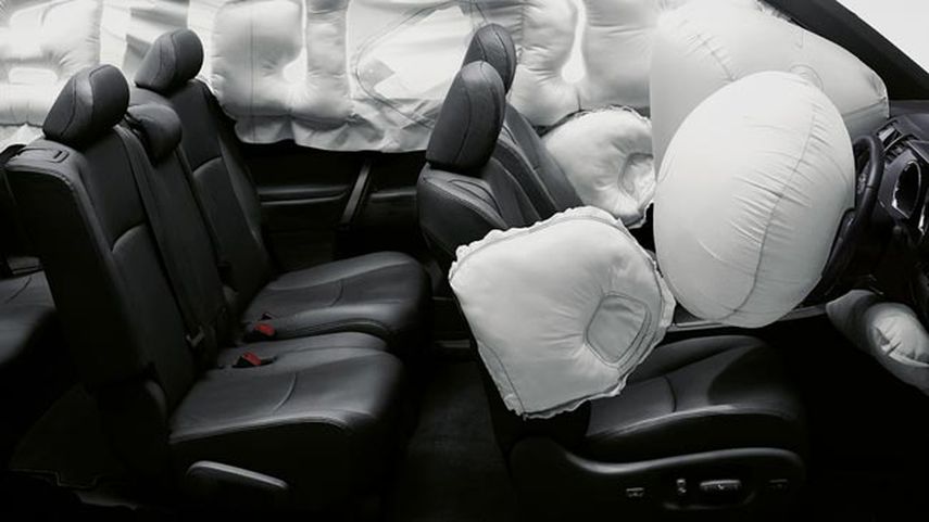 Más de 70 demandas colectivas  alegan que las bolsas de aire son defectuosas porque pueden explotar y producer heridas o muerte por objetos que son expulsados en el momento de la activación de dichas bolsas. 
