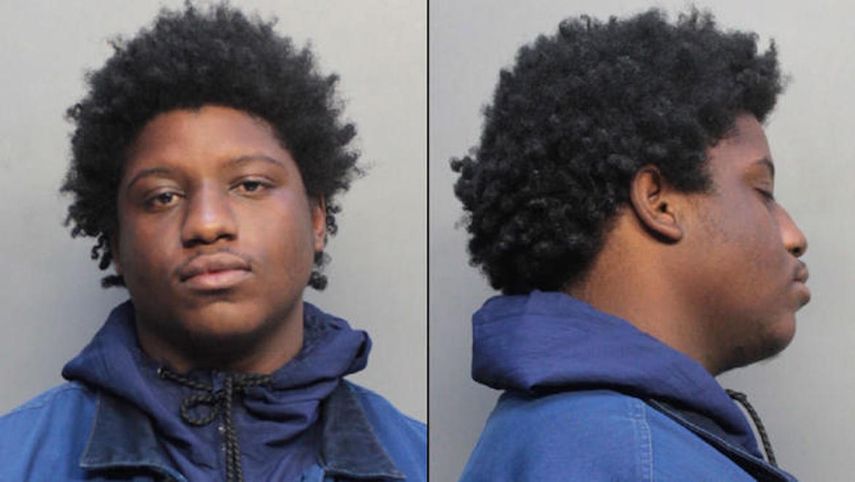 Zion Horne, de 18 años, fue arrestado este martes por llevar un arma cargada a su escuela. 