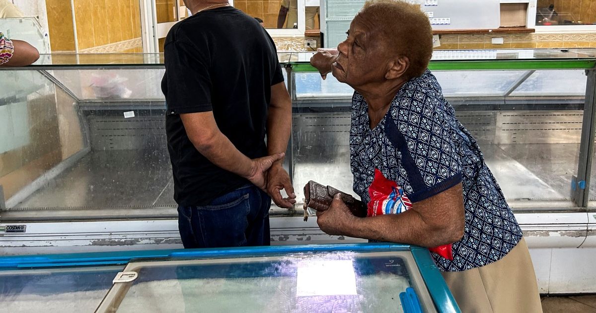 Cubanos ante la proliferación de tiendas en dólares: “Esto no es para nosotros”
