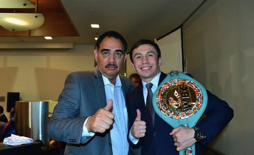 Sánchez (izquierda) considera que Canelo quiere tener el control de cuándo peleará contra GGG. (ARCHIVO)