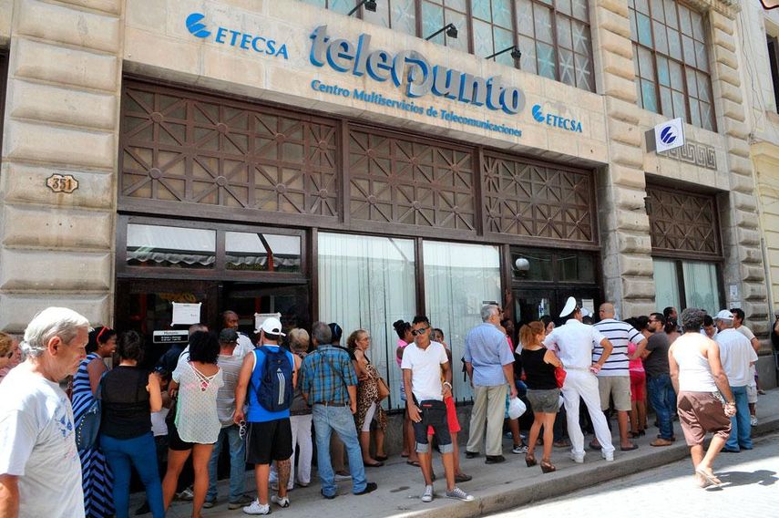 Remover a Cuba de la lista pudiera aliviar los costos del servicio de telecomunicaciones en la isla (CORTESÍA/noticiassf.com)