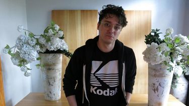 El cantautor Elliot Moss posa en la Ciudad de México el 19 de noviembre de 2021.&nbsp;