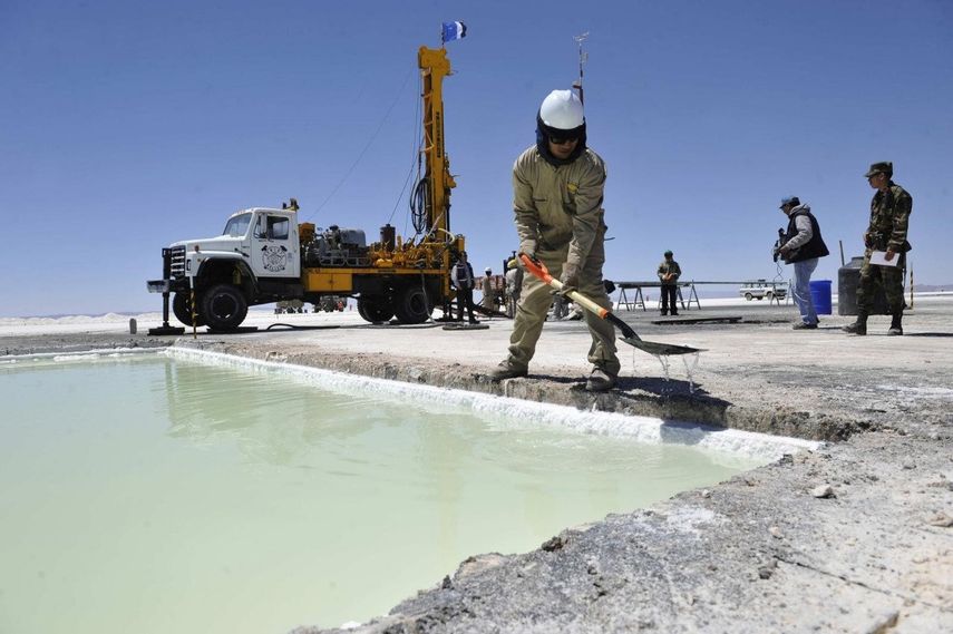 Explotación de litio en el salar de Uyuni, Bolivia