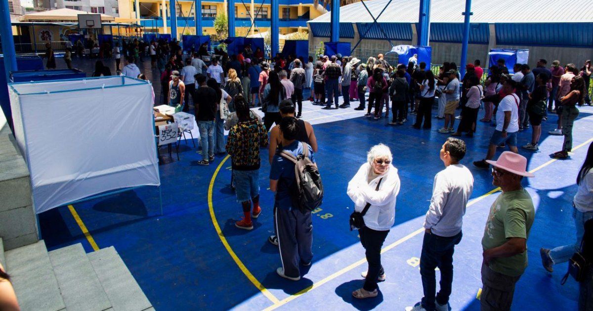 Cierran mesas de elección presidencial en Chile para elegir a sucesor de Boric