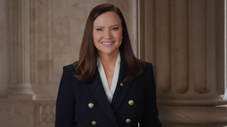 Ashley Moody, senadora federal republicana de Florida, anuncia fondos. Ashley Moody, senadora federal republicana de Florida, anuncia fondos.