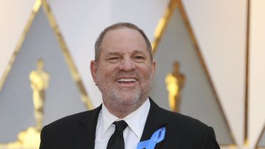 despiden a productor harvey weinstein por escandalo de acoso sexual