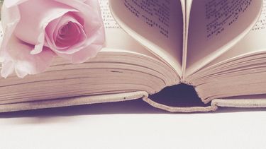 El poema de amor más antiguo del mundo es un texto que sigue resonando en la actualidad, que habla de la universalidad del amor y de la importancia de expresar los sentimientos