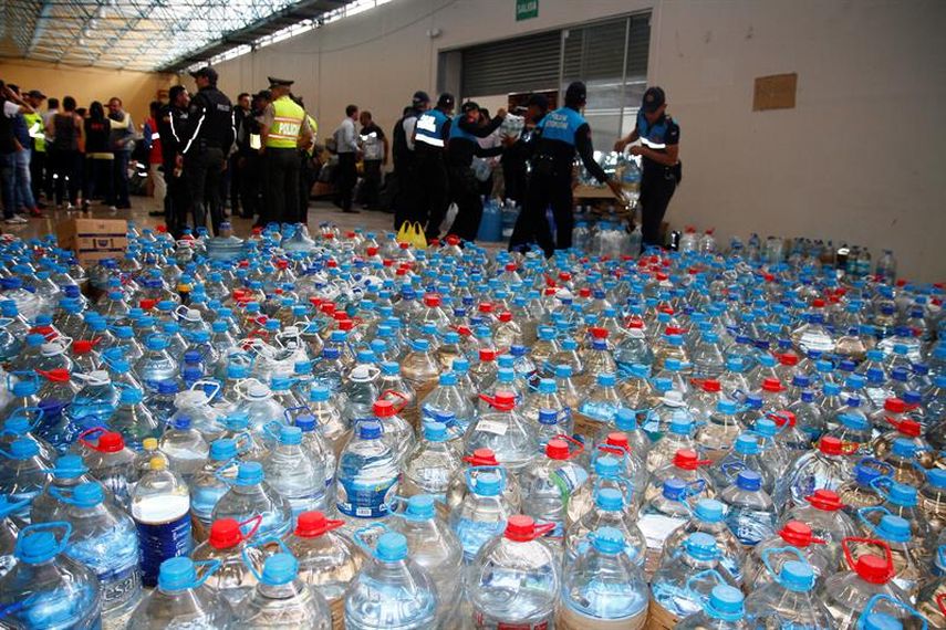 Se necesita agua potable en las zonas afectadas, por lo que los esfuerzos deben ir dirigidos hacia ese fin (EFE)