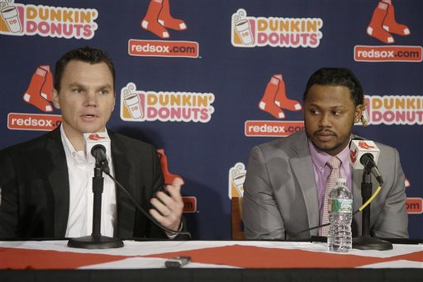 Ben Cherington, gerente de los patirrojos, presentó a Hanley y más temprano a Kung Fu Panda. (AP)