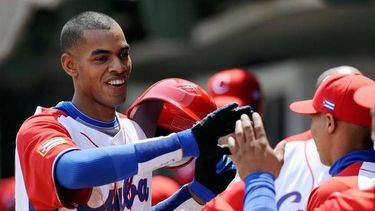 Olivera fue firmado en marzo de este año luego de escaparse de la isla. (EFE)