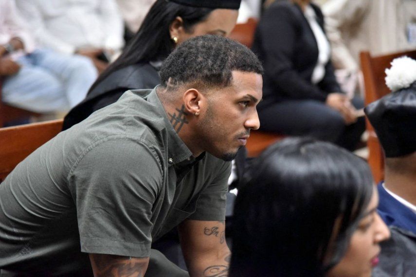 El astro del béisbol dominicano, Wander Franco, gesticula durante su juicio en Puerto Plata, República Dominicana, el 26 de junio de 2025. Franco, condenado por abuso sexual, fue hospitalizado en un centro médico privado de Santo Domingo tras sufrir una crisis de salud mental, informó la policía el 9 de septiembre de 2025.