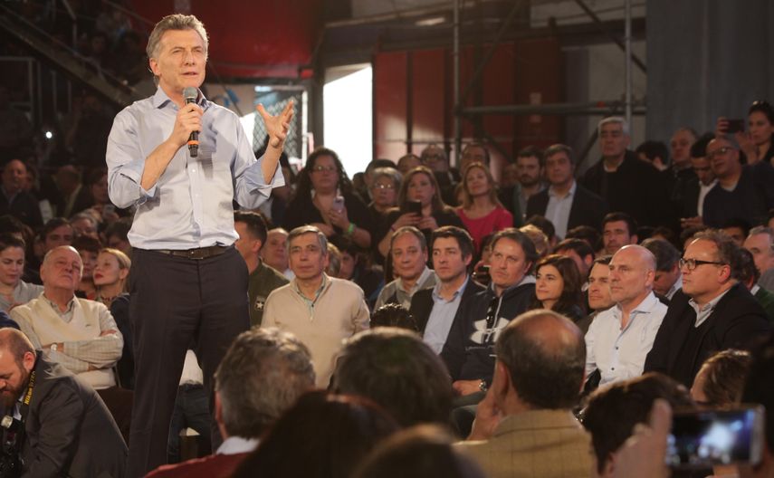 Macri en un acto de campaña del frente Cambiemos en Mendoza (oeste), donde fueron presentados los candidatos a las elecciones primarias del próximo mes.