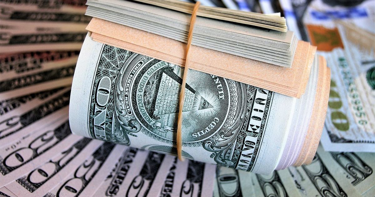El dólar cierra la semana en alza en Cuba, este 4 de abril