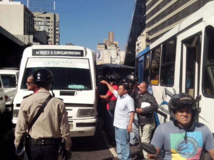 Los representantes gremiales de los conductores alegaron que las autoridades nacionales y regionales no cumplieron con el compromiso de aprobar dos aumentos del pasaje