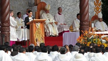 El papa Francisco durante una misa en Bolívia. (EFE)