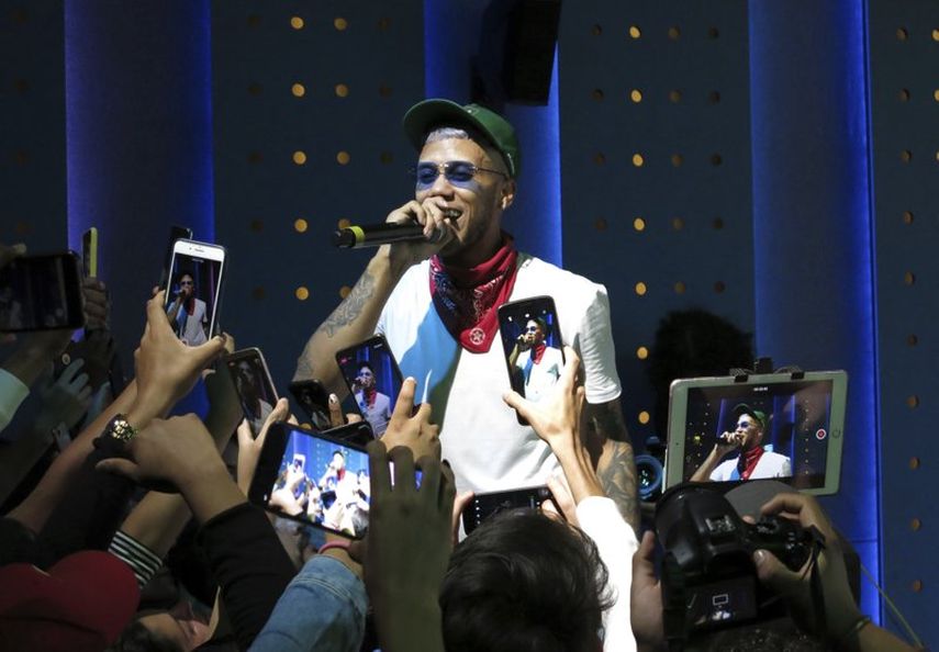 En esta fotograf&iacute;a del 21 de agosto de 2019 el cantante puertorrique&ntilde;o Jhay Cortez durante un concierto privado en la Ciudad de M&eacute;xico. Cortez lanz&oacute; el sencillo &ldquo;Dime a ve&rdquo; el 2 de julio de 2020.