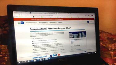 El Gobierno condal de Miami-Dade habilita un portal en Internet para solicitar la ayuda.