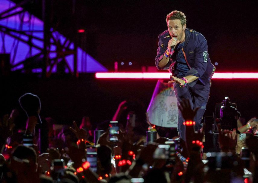Chris Martin de Coldplay se presenta en una parada de la gira mundial Music of the Spheres de la banda en el Estadio Allegiant el 6 de junio de 2025 en Las Vegas, Nevada.&nbsp;