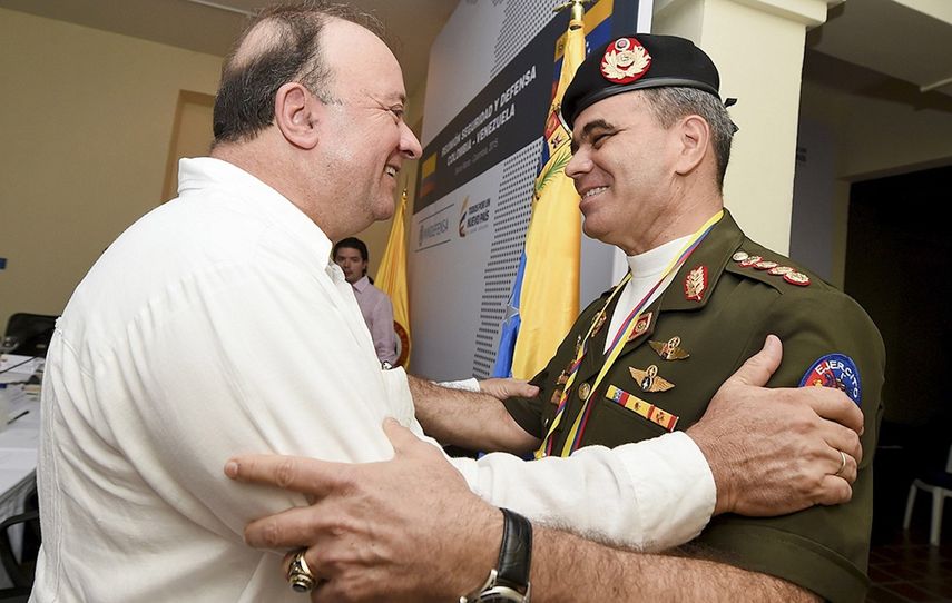 Luis Villegas y Vladimir Padrino, ministros de Defensa de Colombia y Venezuela (Foto referencial).